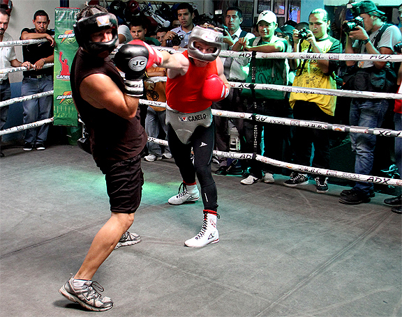 Photos Saul Canelo Alvarez workout